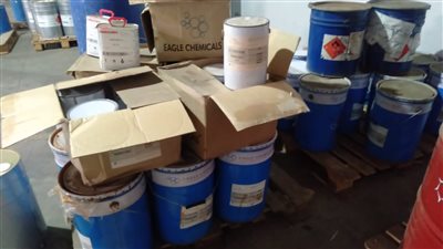 ضبط مواد كيميائية منتهية الصلاحية في الإسكندرية