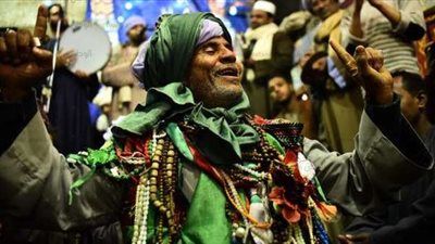 داعية ينفي علاقة الصوفية بالعلمانية: 