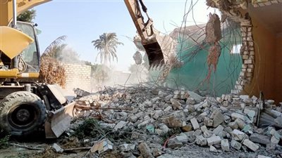 إزالة 35 حالة تعد بالبناء على أملاك الدولة في المنيا