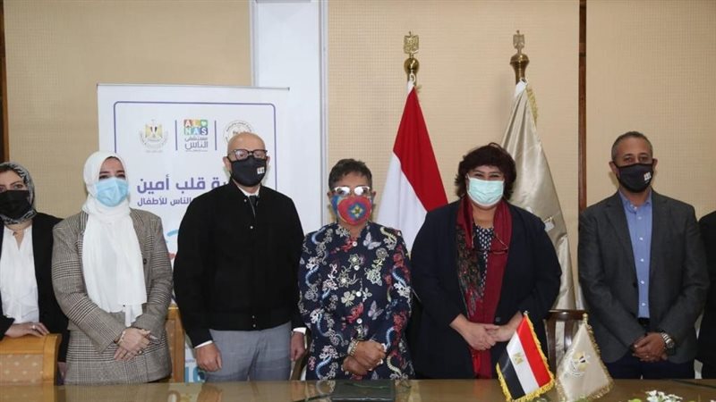 وزيرة الثقافة وأنيسة