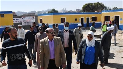 محافظ أسوان يسلم 20 منزلا للأهالي بعد إعادة الاعمار | صور