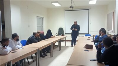 ندوة لتوعية العمال بمخاطر الإدمان في الفيوم