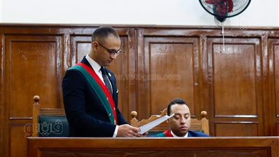تأجيل محاكمة بديع ومحمود عزت بـ أحداث المنصة لأول مارس 