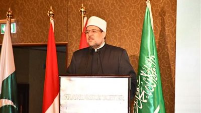 وزير الأوقاف: الحديث في الشأن العام دون وعي يعرض الوطن للخطر