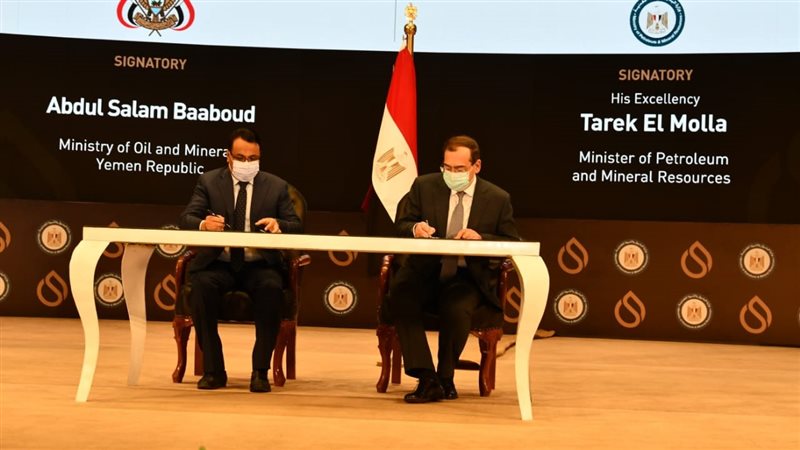وزير البترول خلال