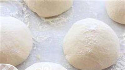 طريقة عمل عجينة البيتزا في البيت زي الجاهزة والنتيجة مضمونة