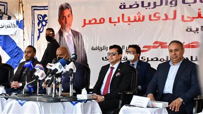 وزير الشباب يتفقد تطوير المصري القاهري.. ويلتقي المشاركين بمؤتمر تنمية الوعي الوطني 