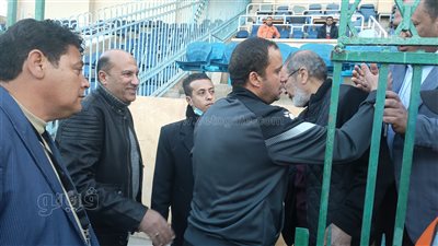 محمد عودة يقبل رأس العباسي: أنت أخويا الكبير والجهاز الفني الجديد أفضل مني| فيديو 