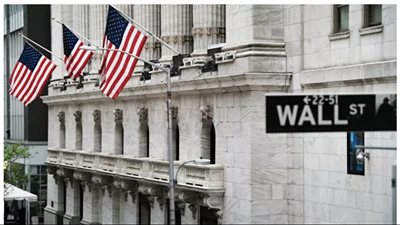 نيويورك تأمر بتسريح الموظفين الرافضين لتلقي لقاح كورونا