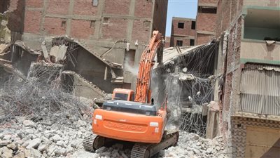 رفع 210 أطنان مخلفات من الشارع الرئيسي بمنطقة المقابر بشبرامنت