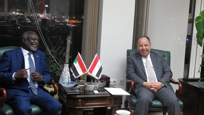 وزير المالية ونظيره
