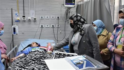 طب بنها تنظم زيارة لمستشفي الأطفال العالمي للسرطان| صور 