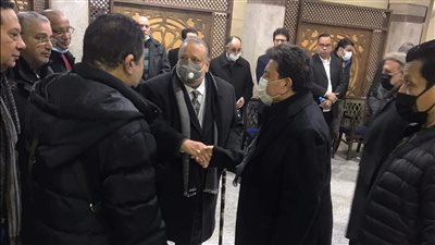 أحمد الكحلاوي يقدم واجب العزاء في الموسيقار الموجي الصغير