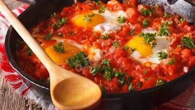 طريقة عمل الشكشوكة بمكونات بسيطة ومذاق شهي 