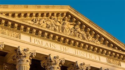 أسرة جزائرية تحتال على السلطات الفرنسية وتحصل على 80 ألف يورو