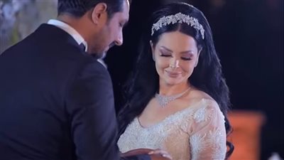 ديانا كرزون تروي تفاصيل القبض على زوجها ليلة حفل زفافهما | فيديو