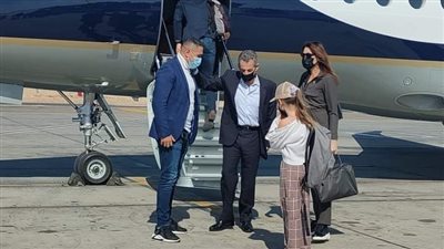 نيكولا ساركوزي يحضر عرضا للصوت والضوء بمعبد الكرنك