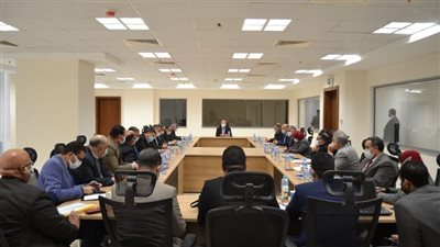 وزير الري يجتمع مع قيادات الوزارة بالعاصمة الإدارية الجديدة