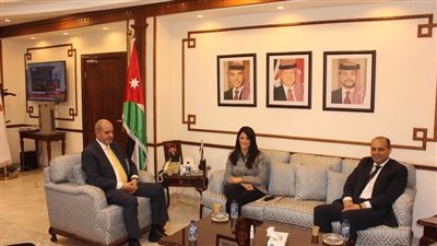 المشاط تبحث التعاون مع وزير الصناعة والتجارة والتموين الأردني