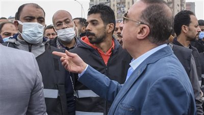محافظ الإسكندرية يحيل مسئولي الإشغالات بحي شرق للتحقيق 