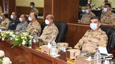 وزير الدفاع يشهد تنفيذ المرحلتين الثالثة والرابعة لمشروع مراكز القيادة الإستراتيجي التعبوى 