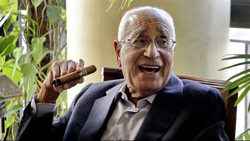 الأستاذ محمد حسنين