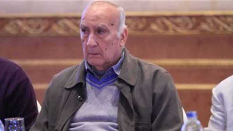 أحمد مصطفي