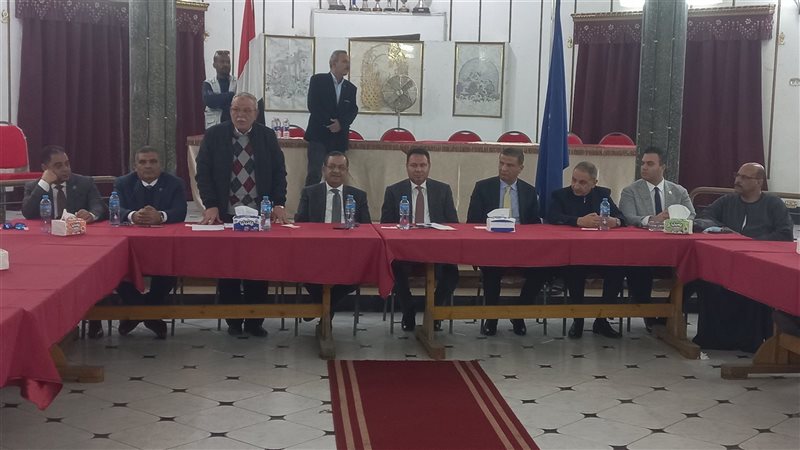 وفد برلمانى يزور