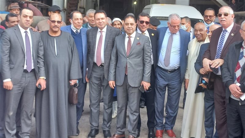 وفد برلمانى يزور