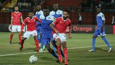 اتحاد الكرة يشعل الأزمة.. يشكر الكاف لمنع جماهير الهلال من حضور مباراة الأهلي.. والنادي يرد: سابقة خطيرة