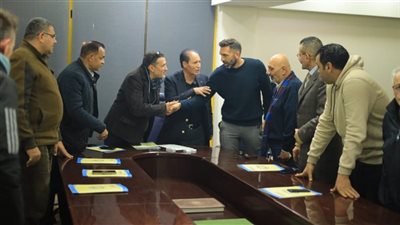 يوم عاصف بالإسماعيلي.. إقالة خوان براون.. وخضر وحمص يقودان الفريق مؤقتا.. وخصم مستحقات مالية للاعبين