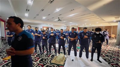 بعثة بيراميدز تصلي الجمعة بفندق الإقامة في زامبيا 