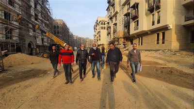 مسئولو الإسكان يتفقدون مشروع تطوير منطقة سور مجرى العيون بالقاهرة