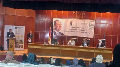 محافظ أسوان: تعاون مع البنك الزراعي لإحلال سيارات الكبود بالميكروباص 