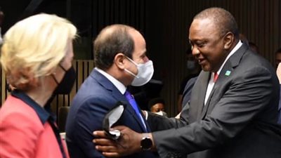  السيسي يلتقي الرئيس الكيني خلال القمة الأوروبية الأفريقية