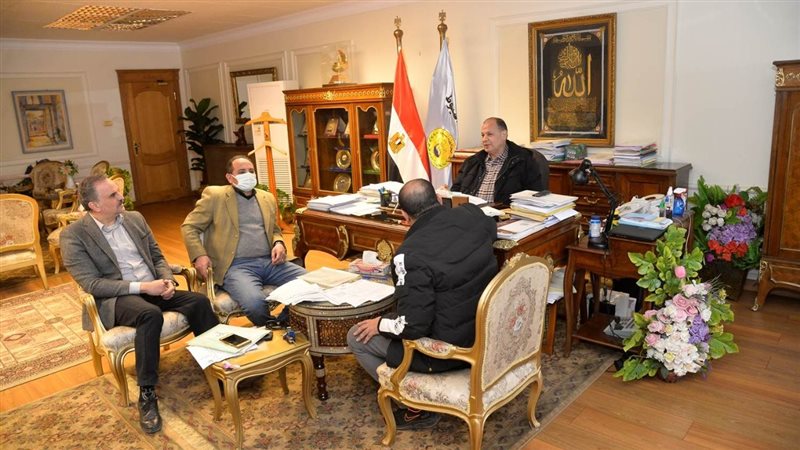 محافظ أسيوط والنواب
