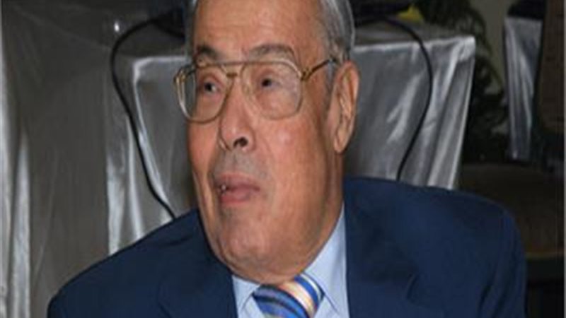 الكاتب الصحفي جلال