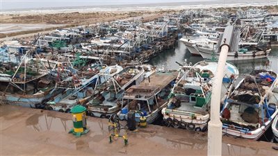 توقف حركة الملاحة والصيد في كفر الشيخ بسبب سوء الأحوال الجوية 