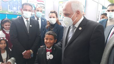 راشد يفتتح معرض الأنشطة التعليمية قبل بدء منتدى شباب الجيزة |فيديو وصور