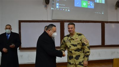 رئيس جامعة الإسكندرية يتفقد سير العملية التعليمية | صور 