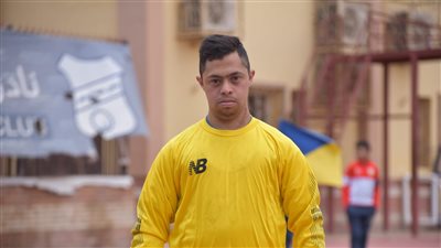 على طريقة مشجع الأهلي الشهير.. 