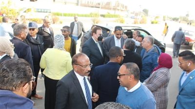 نقيب المهندسين يتفقد أول مقر رسمي للنقابة الفرعية بالأقصر| صور