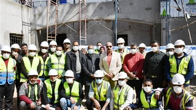 محافظ أسوان يتابع حركة جرارات القصب السكرl صور