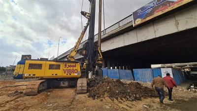 رئيس حي الطالبية يتفقد مشروع توسعات الطريق الدائري مترجلا على الأقدام | صور