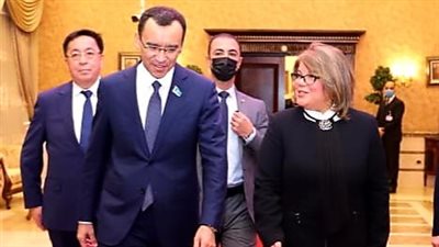 وفد مجلس الشيوخ بكازاخستان يصل القاهرة في زيارة رسمية