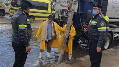 جهود مرورية مكثفة لمواجهة موجة الطقس السيئ أعلى الطرق |فيديو