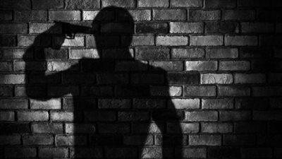 رفضت خطيبته الرجوع إليه.. تفاصيل انتحار شاب وسط الشارع بإطلاق الرصاص على نفسه بالوراق 