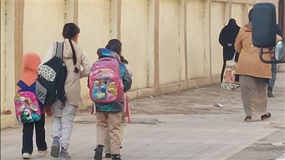 انتظام دخول الطلاب في 820 مدرسة بمطروح أول أيام الفصل الدراسي الثاني | فيديو وصور