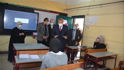 محافظ القليوبية يتابع انتظام مليون طالب في أول يوم دراسي | صور 