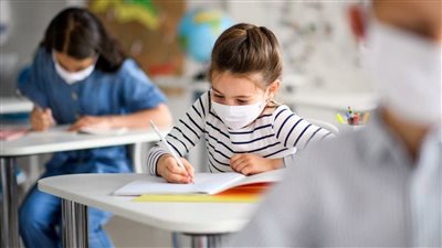للطلاب.. نصائح مهمة لتجنب الإصابة بمتحور أوميكرون